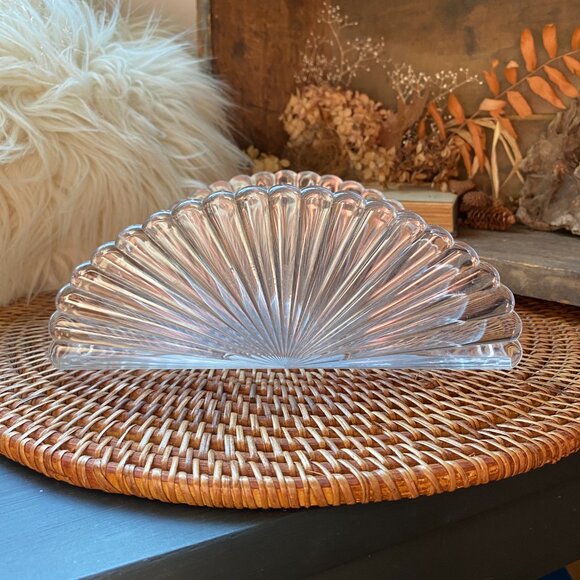 Vintage Acrylic Clear Seashell Napkin Holder Letter Holder Office Desk Decor - Picture 1 of 7